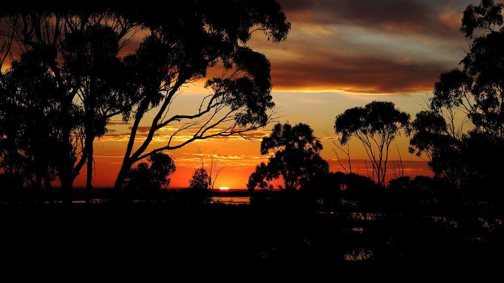 Ocean Views Motel Lakes Entrance Exterior foto